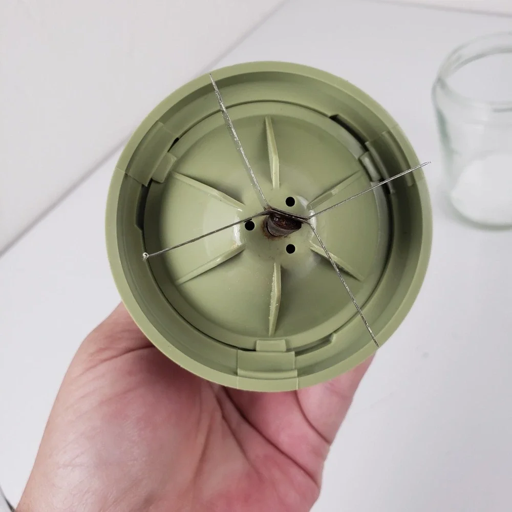 Vintage Manual Nut Food Chopper Glass Jar Stainless Blades Avocado Green 1.5 Cup